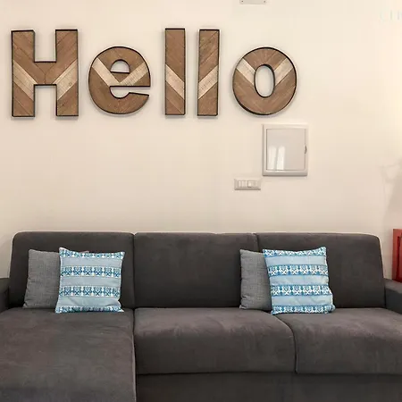 Hiddengarden With Garden And Jacuzzi In The Center Of The Of