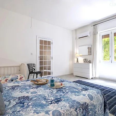 Hiddengarden With Garden And Jacuzzi In The Center Of The Of * Αλγκέρο