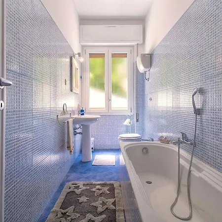 Hiddengarden With Garden And Jacuzzi In The Center Of The Of Apartment Alghero