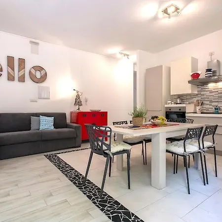Hiddengarden With Garden And Jacuzzi In The Center Of The Of Apartment