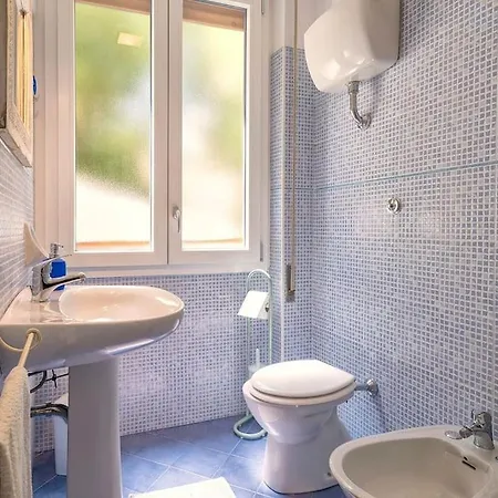 Hiddengarden With Garden And Jacuzzi In The Center Of The Of Apartment Alghero