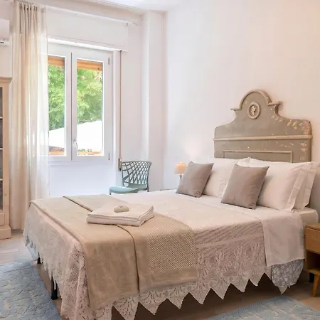 Διαμέρισμα Hiddengarden With Garden And Jacuzzi In The Center Of The Of *