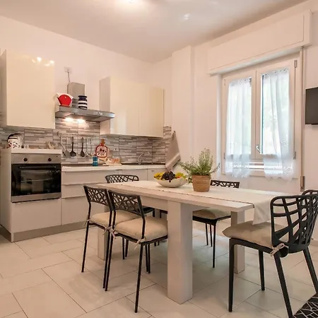 Διαμέρισμα Hiddengarden With Garden And Jacuzzi In The Center Of The Of