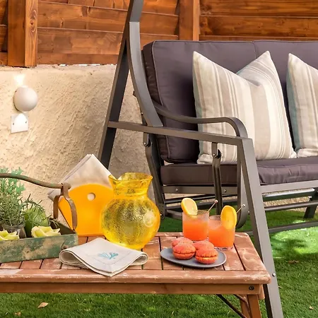 Διαμέρισμα Hiddengarden With Garden And Jacuzzi In The Center Of The Of
