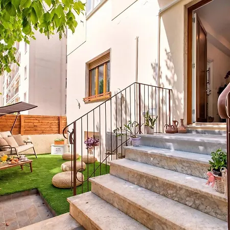 Hiddengarden With Garden And Jacuzzi In The Center Of The Of Αλγκέρο