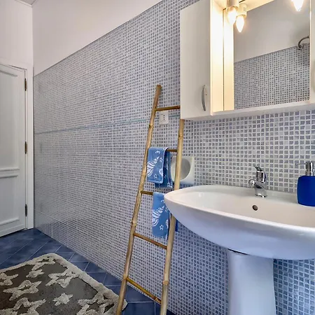 Apartment Hiddengarden With Garden And Jacuzzi In The Center Of The Of Alghero
